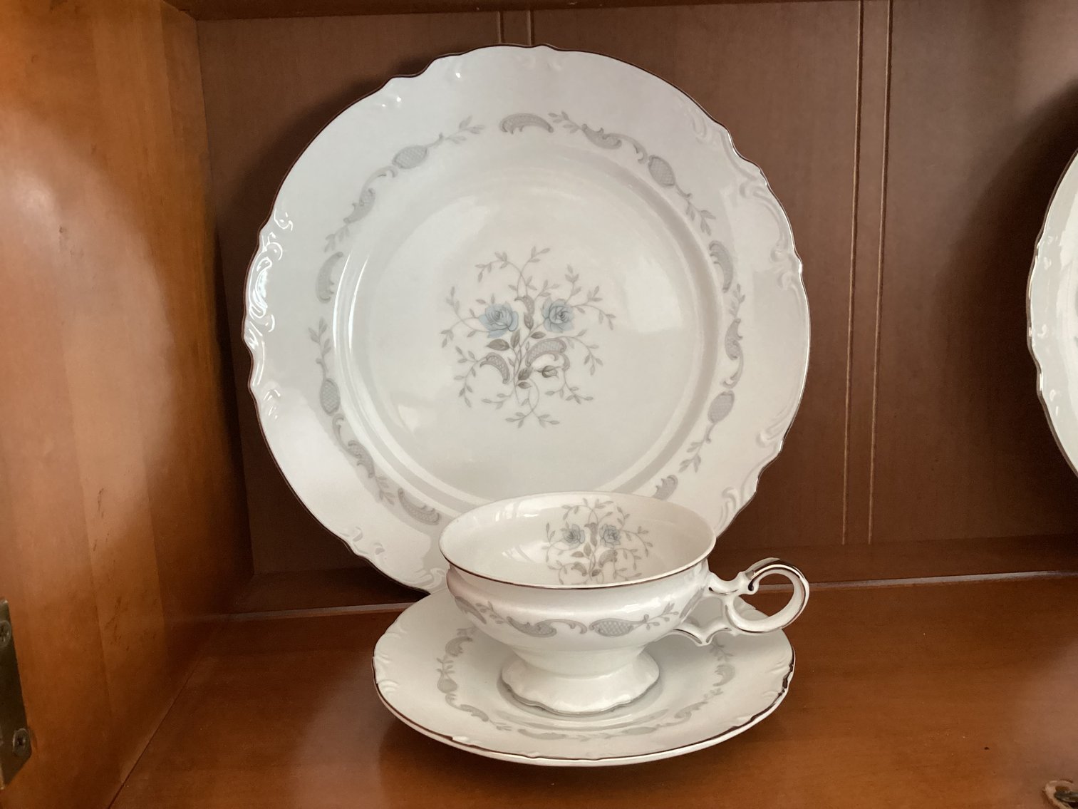 Image for Mikasa “Sweet Briar” china - Sec for 8
