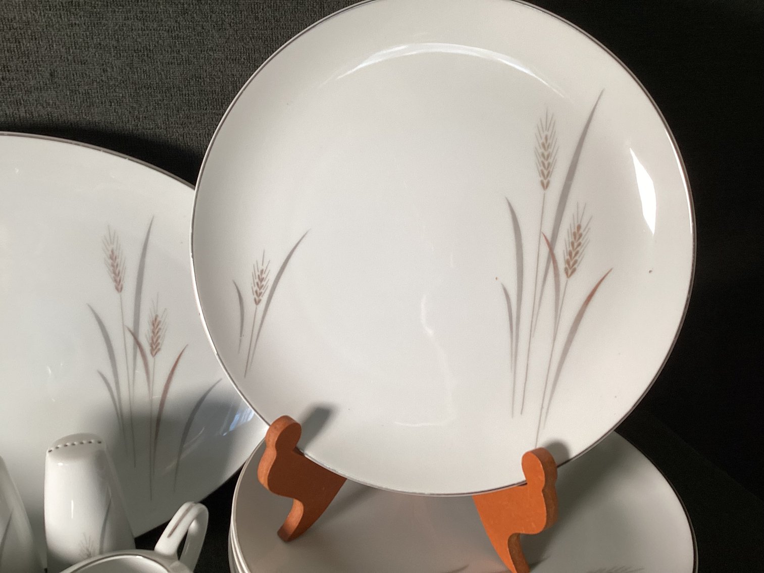 Image for “Platinum Wheat” Fine China