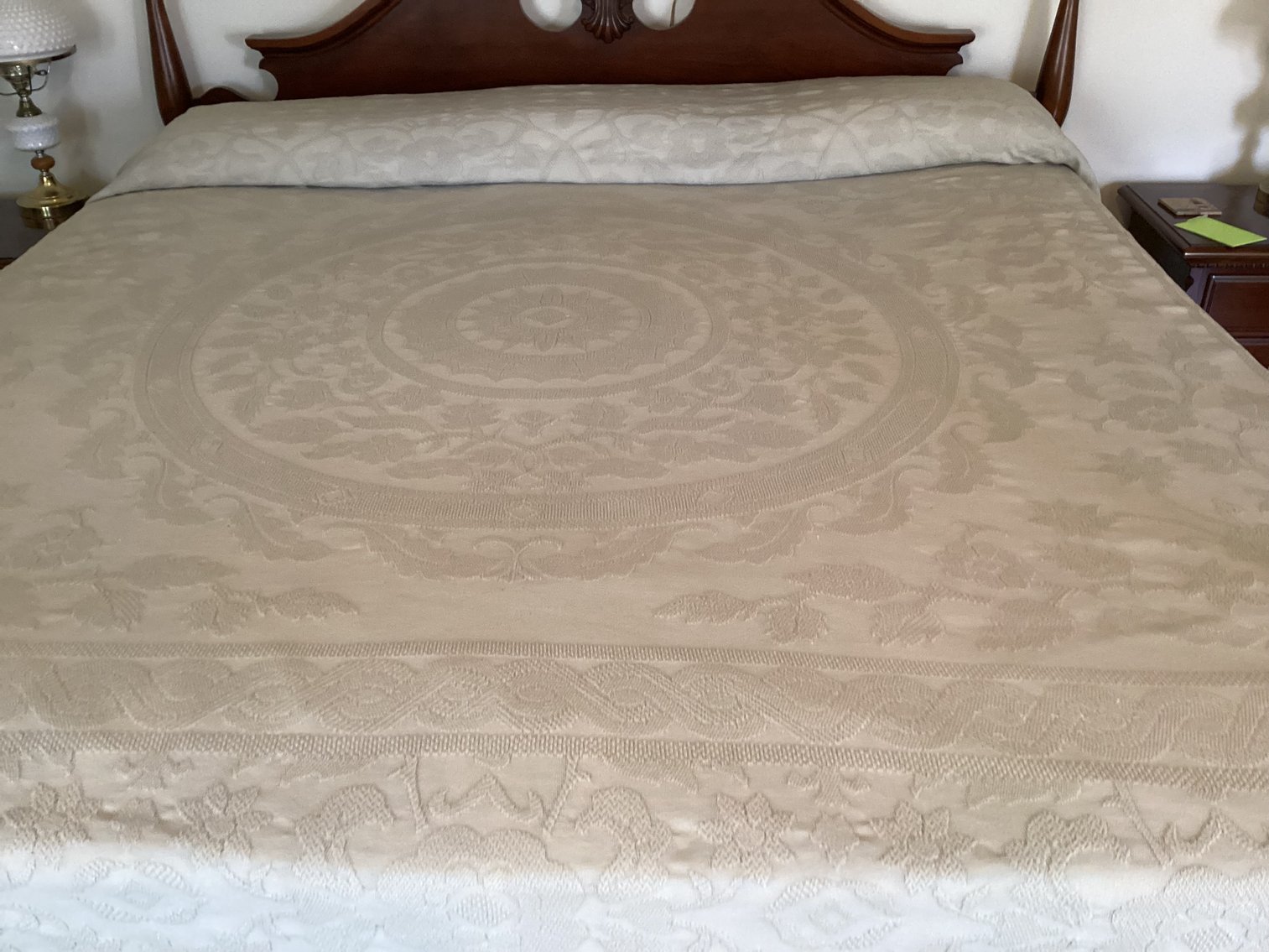 Image for King Size Jacquard Bedspread