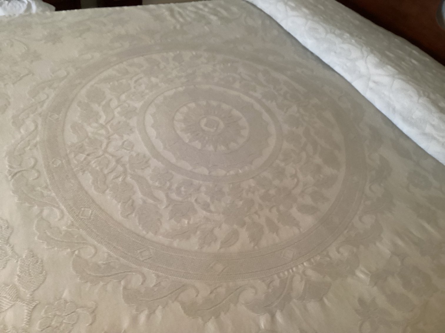 Image for King Size Jacquard Bedspread