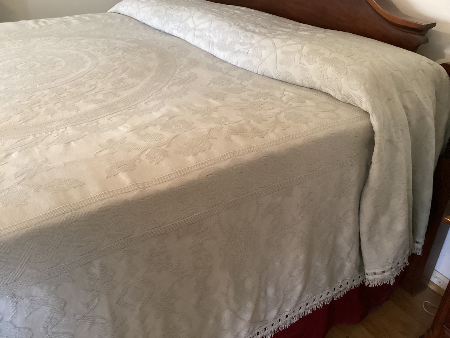 Image for King Size Jacquard Bedspread