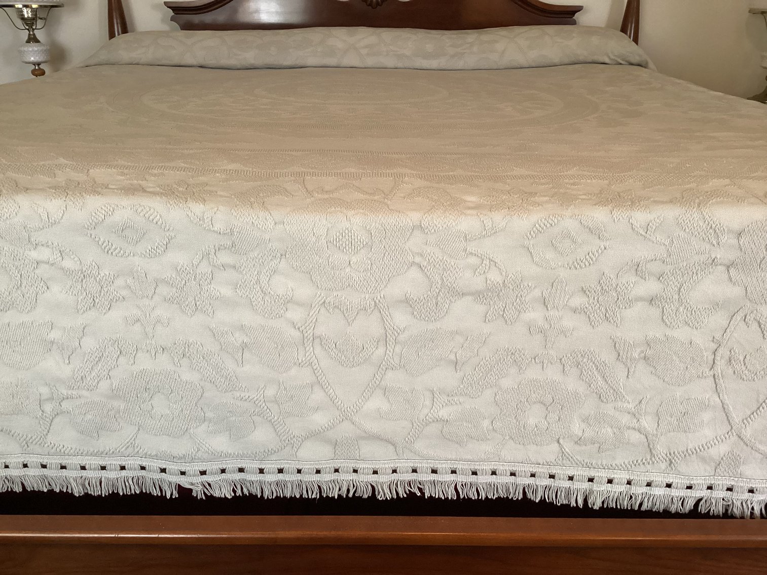 Image for King Size Jacquard Bedspread