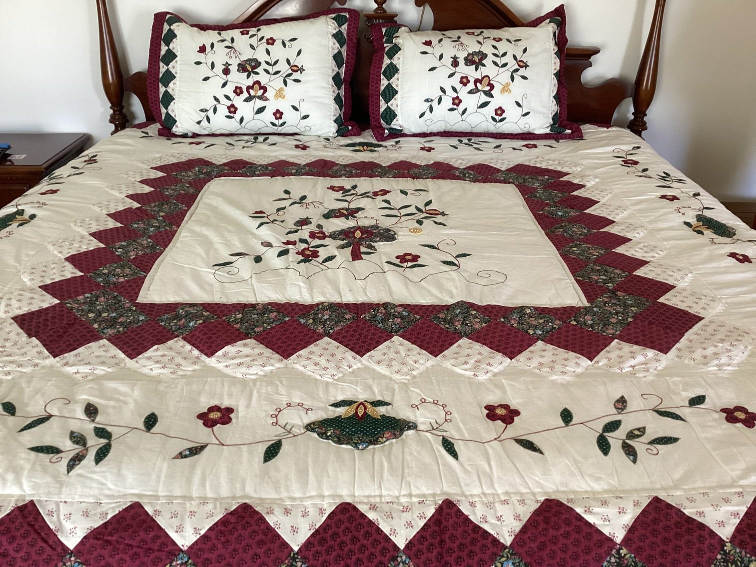 Image for Queen Quilt and shams