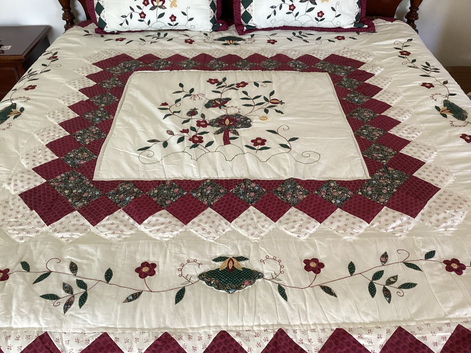 Image for Queen Quilt and shams