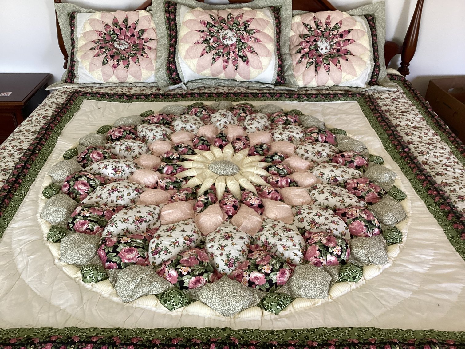 Image for Queen Quilt and Shams