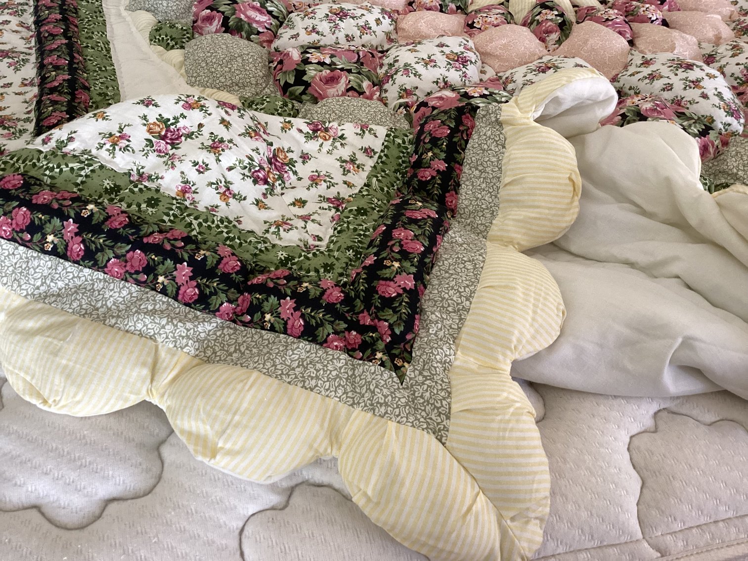 Image for Queen Quilt and Shams