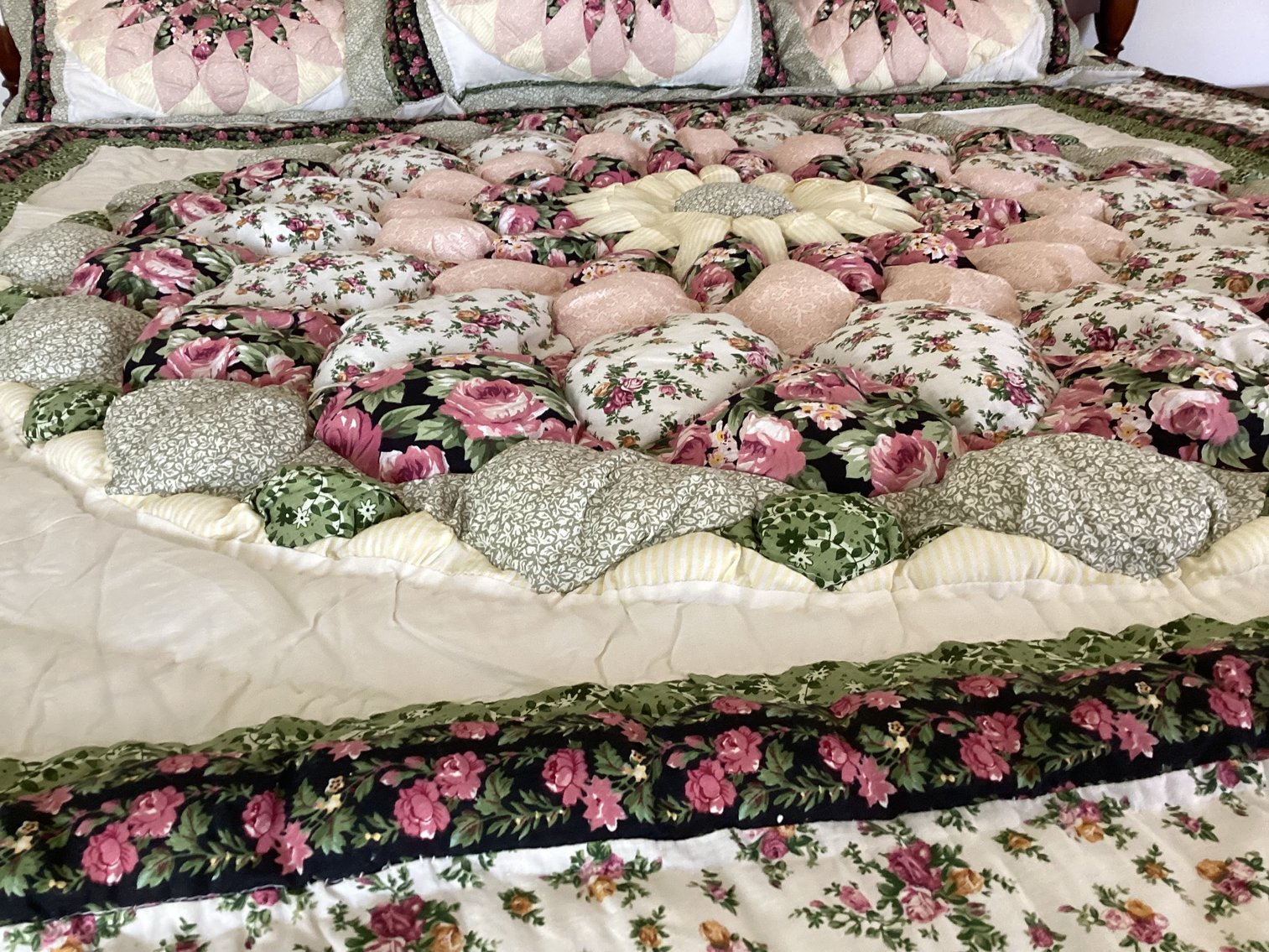 Image for Queen Quilt and Shams