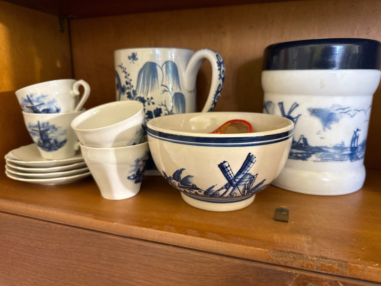 Image for Holland pottery set