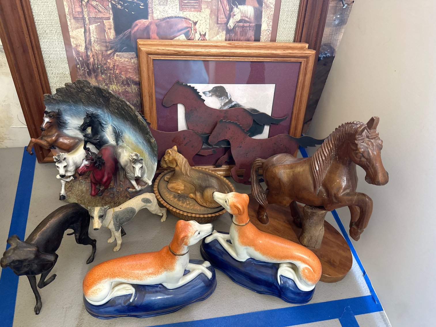 Image for Pictures and figurines