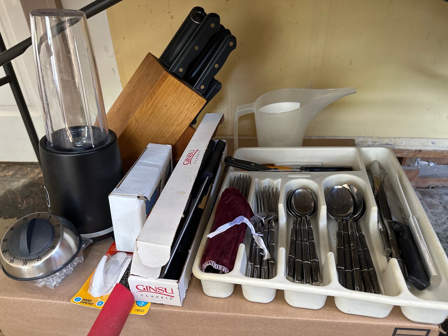 Image for Assorted kitchen items