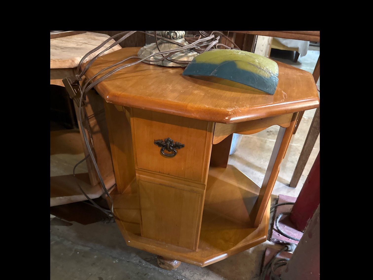 Image for Tiffany style lamp (broke shade) and table