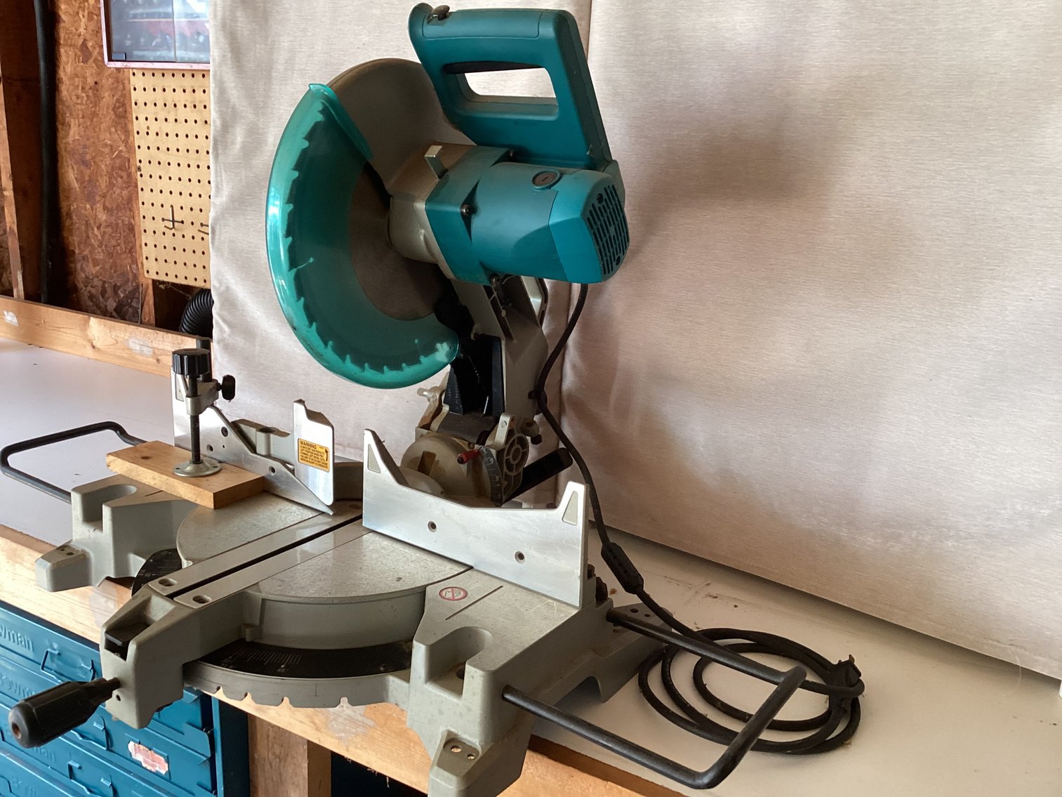 Image for Mikita Compound Miter Saw