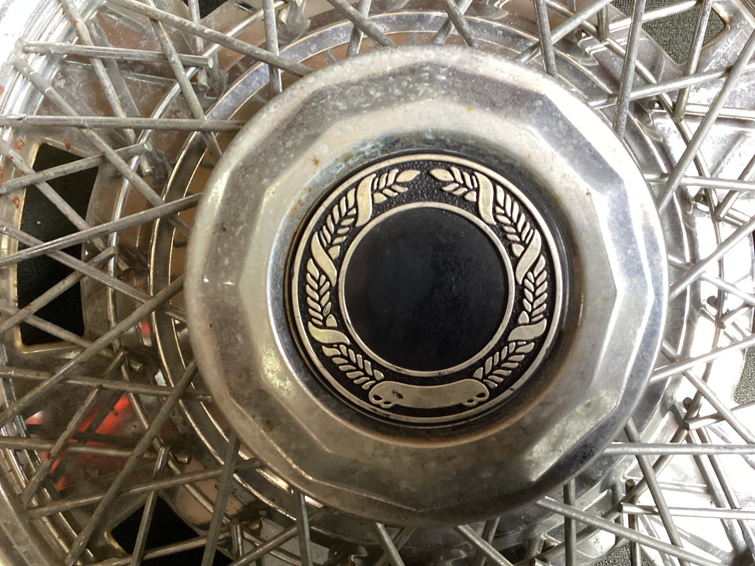 Image for Chevrolet Wire Spoke Hub Cap