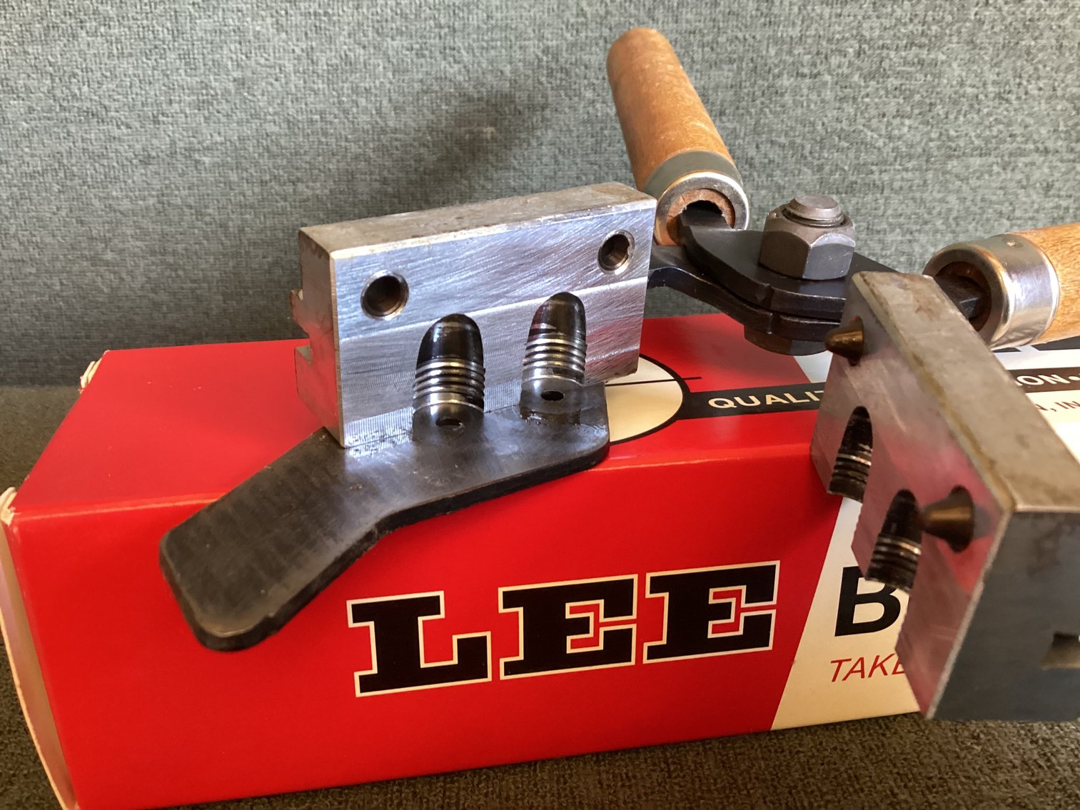 Image for Lee .452 Double Cavity Bullet Mold TL452-230-2R