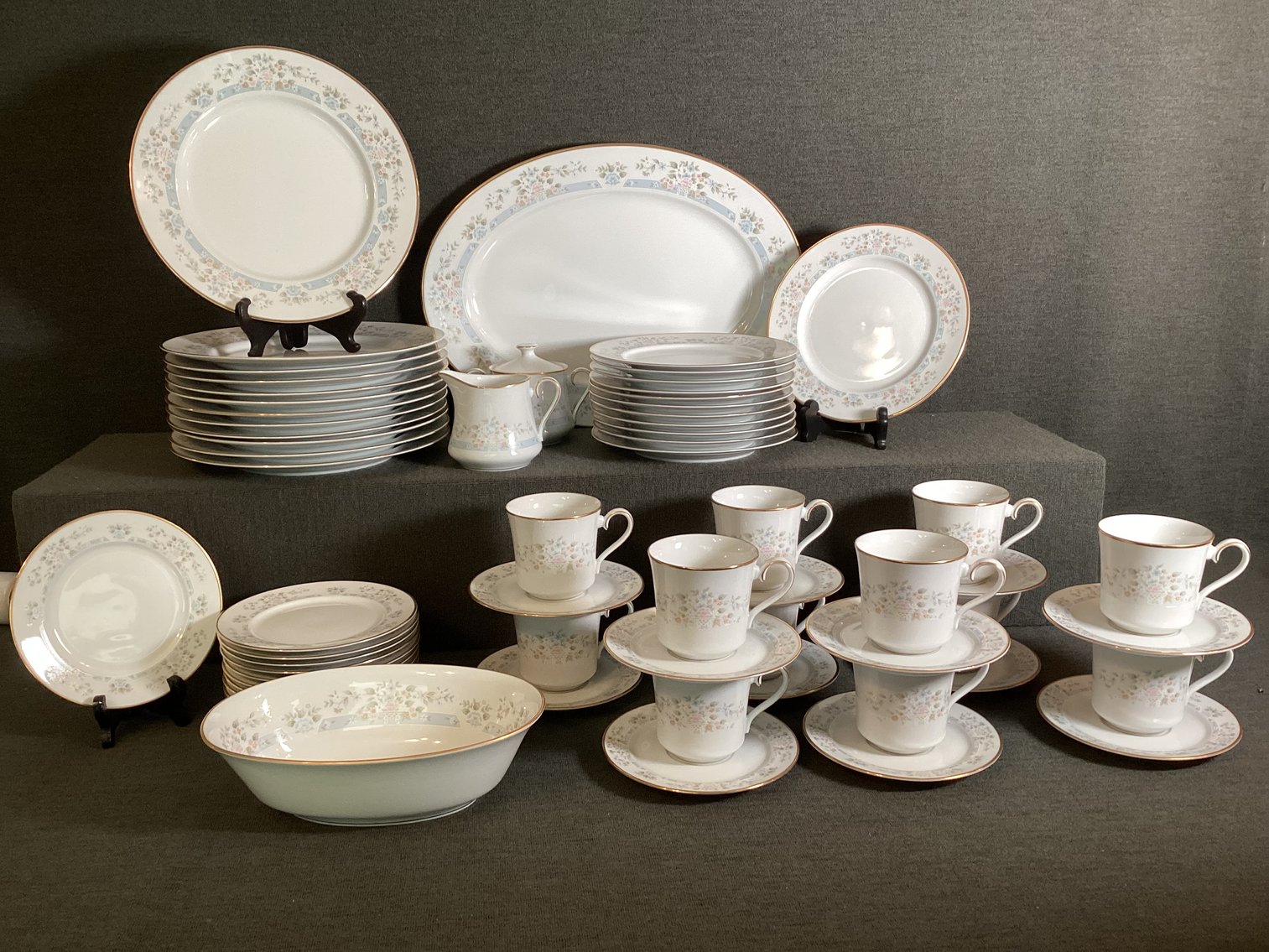 Image for Lenox “Daisy Basket” Service for 12!