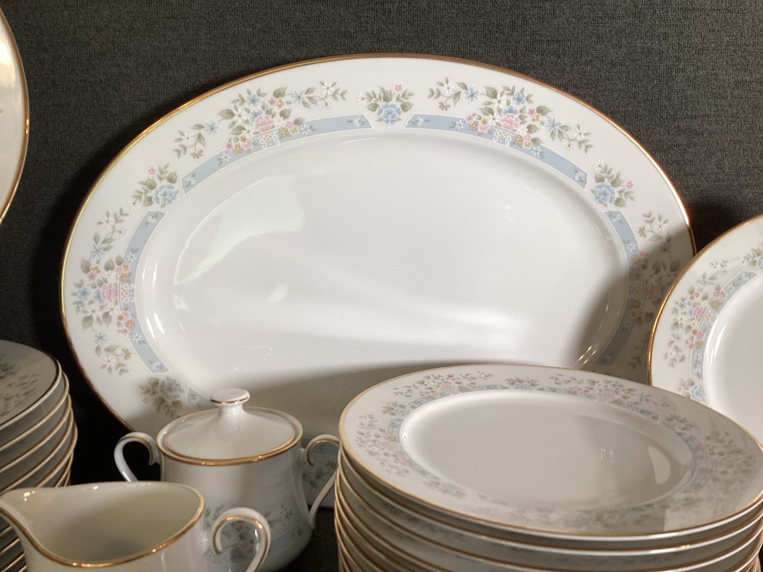 Image for Lenox “Daisy Basket” Service for 12!