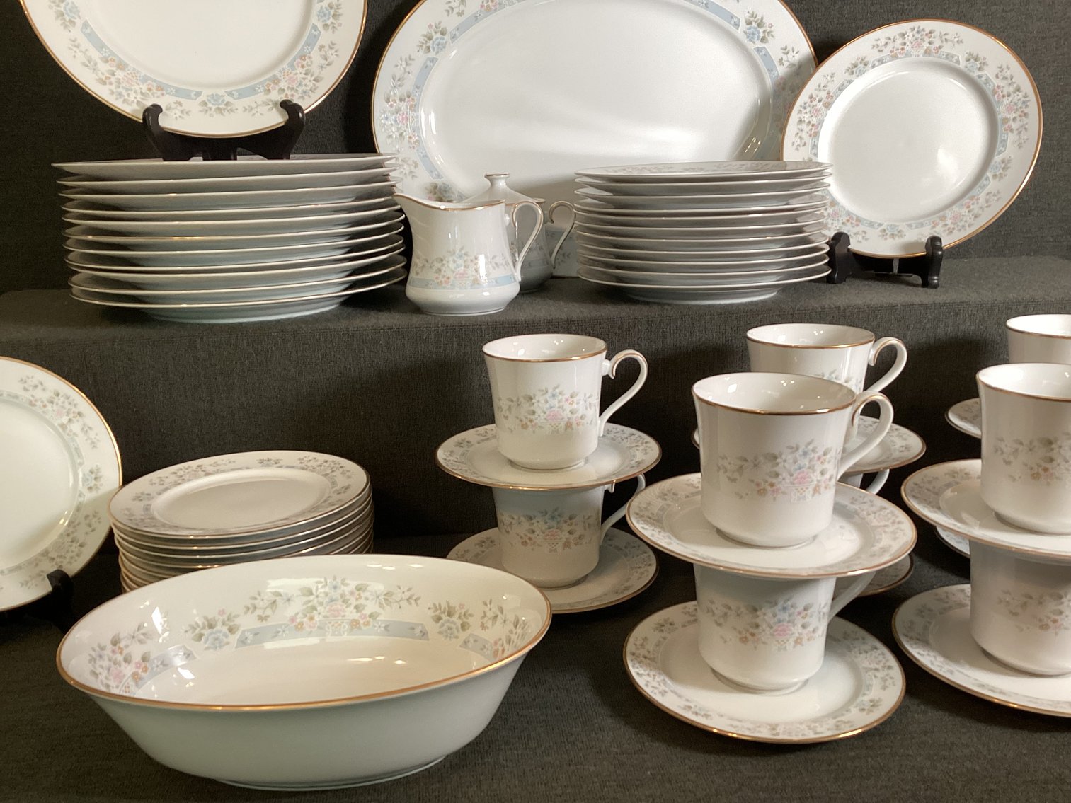 Image for Lenox “Daisy Basket” Service for 12!