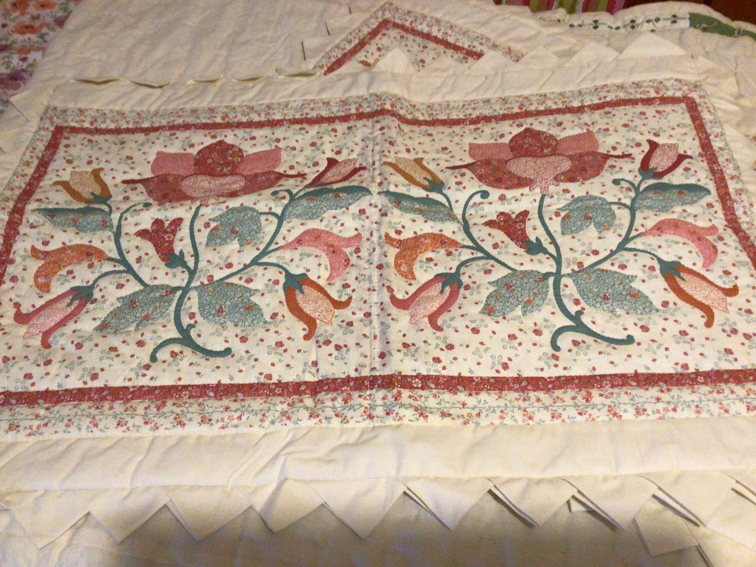 Image for Full/Queen Quilt, Shams, and Throw Pillows