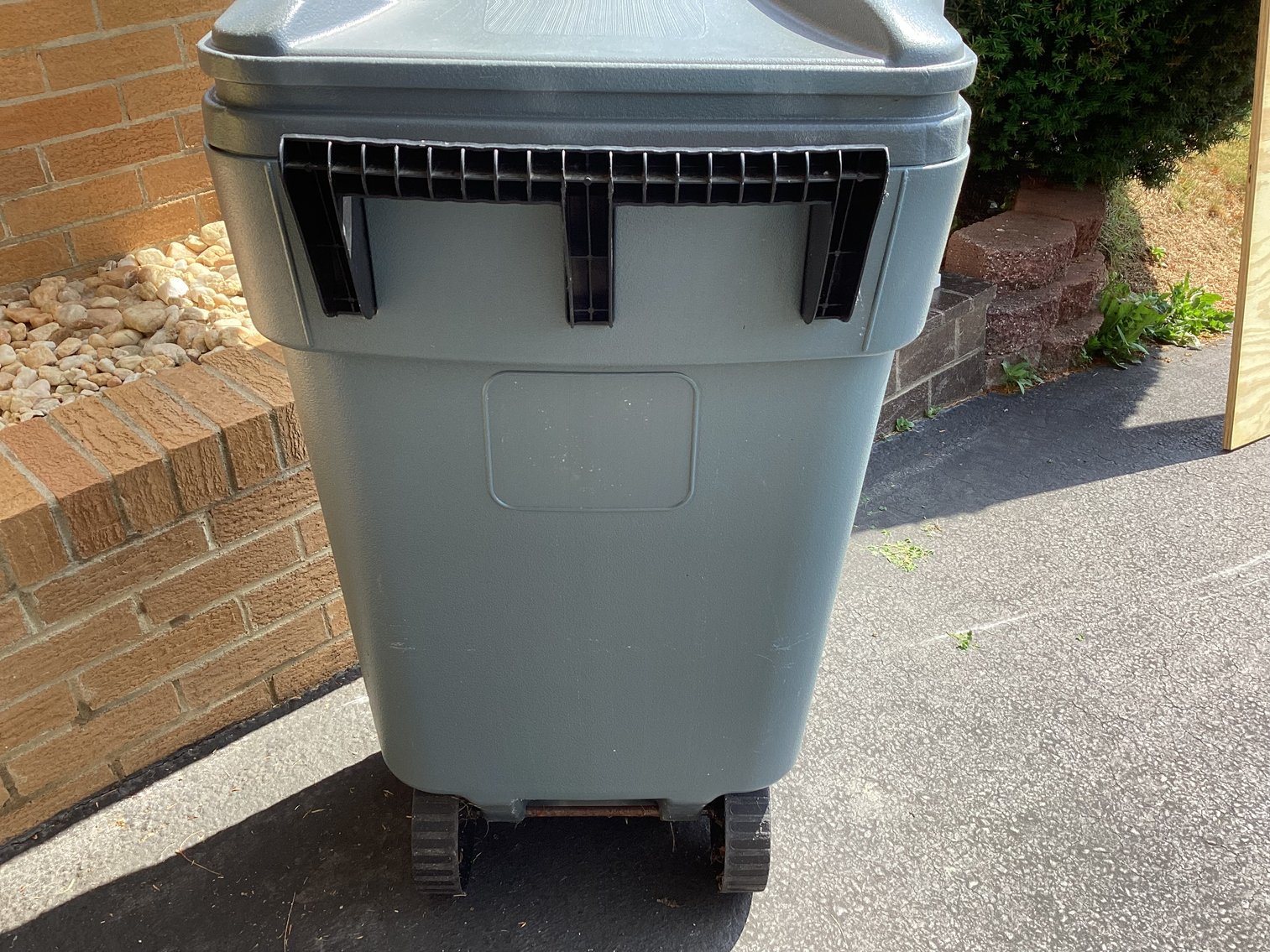 Image for 40 Gallon Trash Can