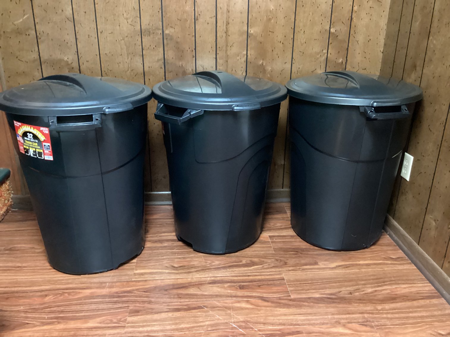 Image for 3 Trash Master 32 Gal Trash Cans - New