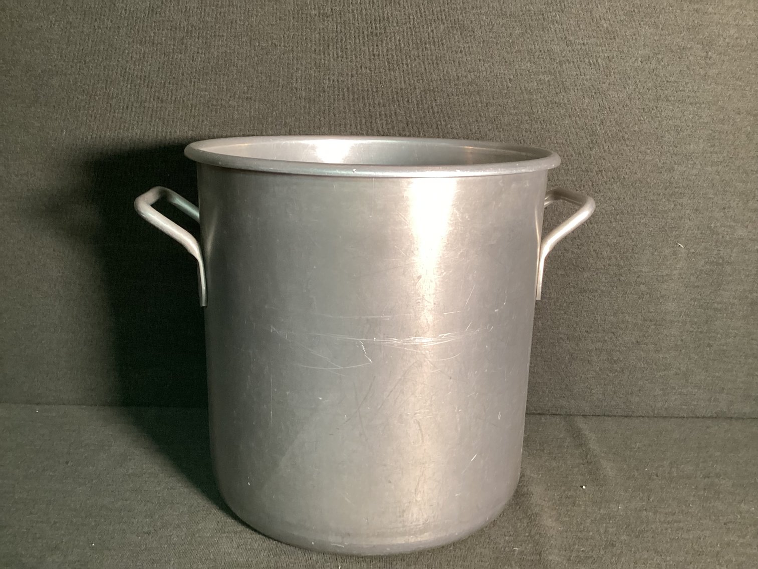 Image for Large Commercial Aluminum Pot - 30 Qt