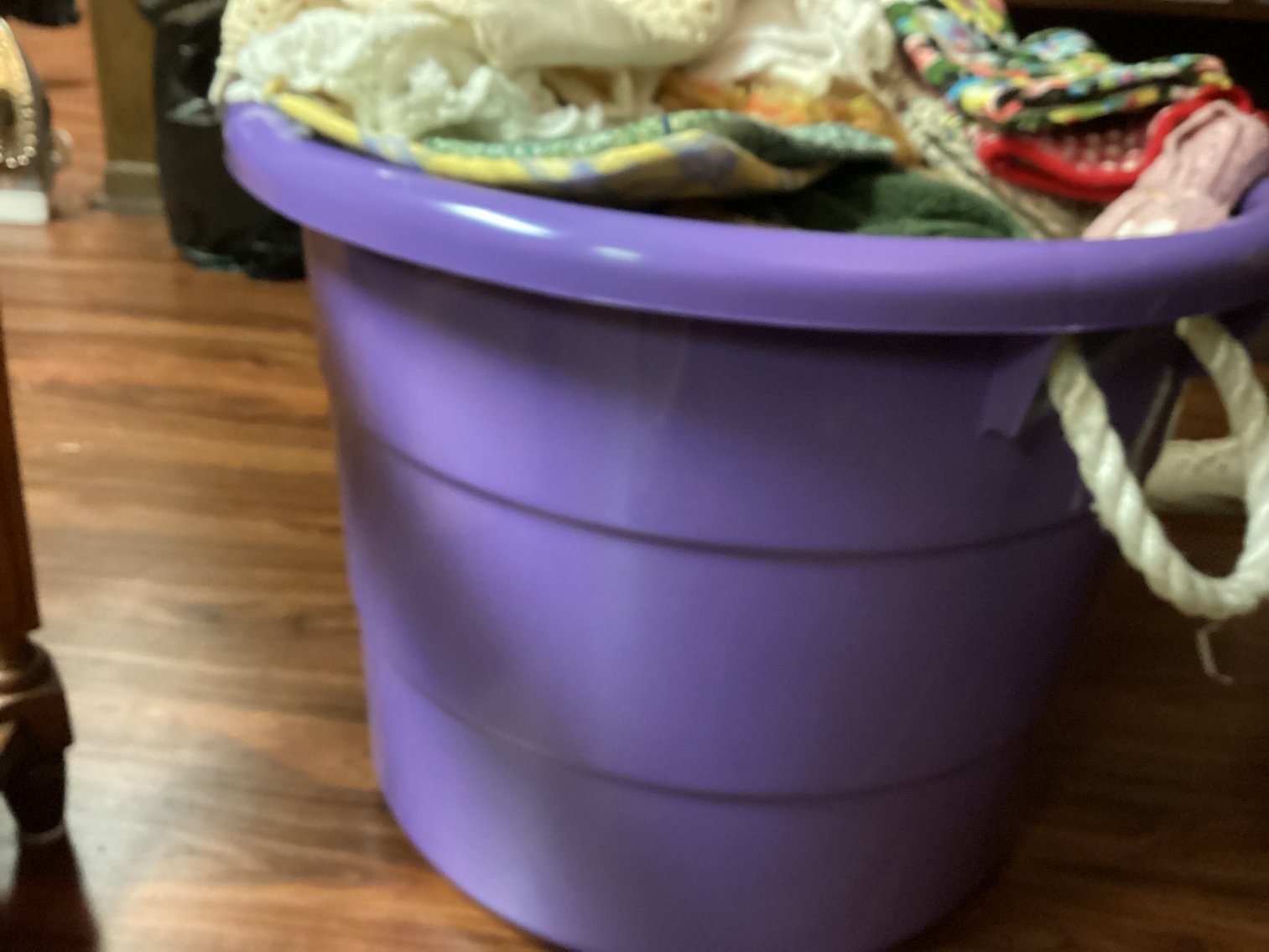 Image for Large Tub of Miscellaneous Linens
