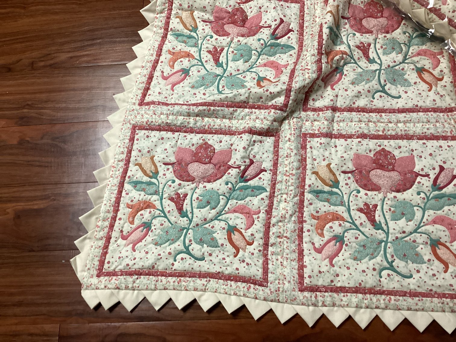 Image for Full/Queen Quilt, Shams, and Throw Pillows