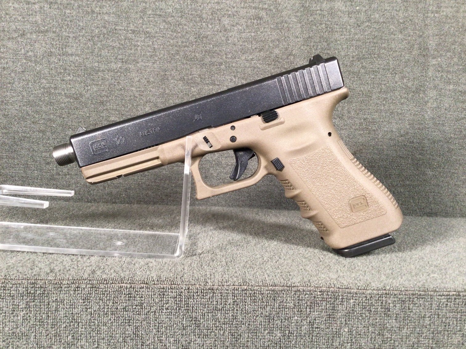 Image for Glock Model G22OD 40 cal. semi-auto pistol w/ case