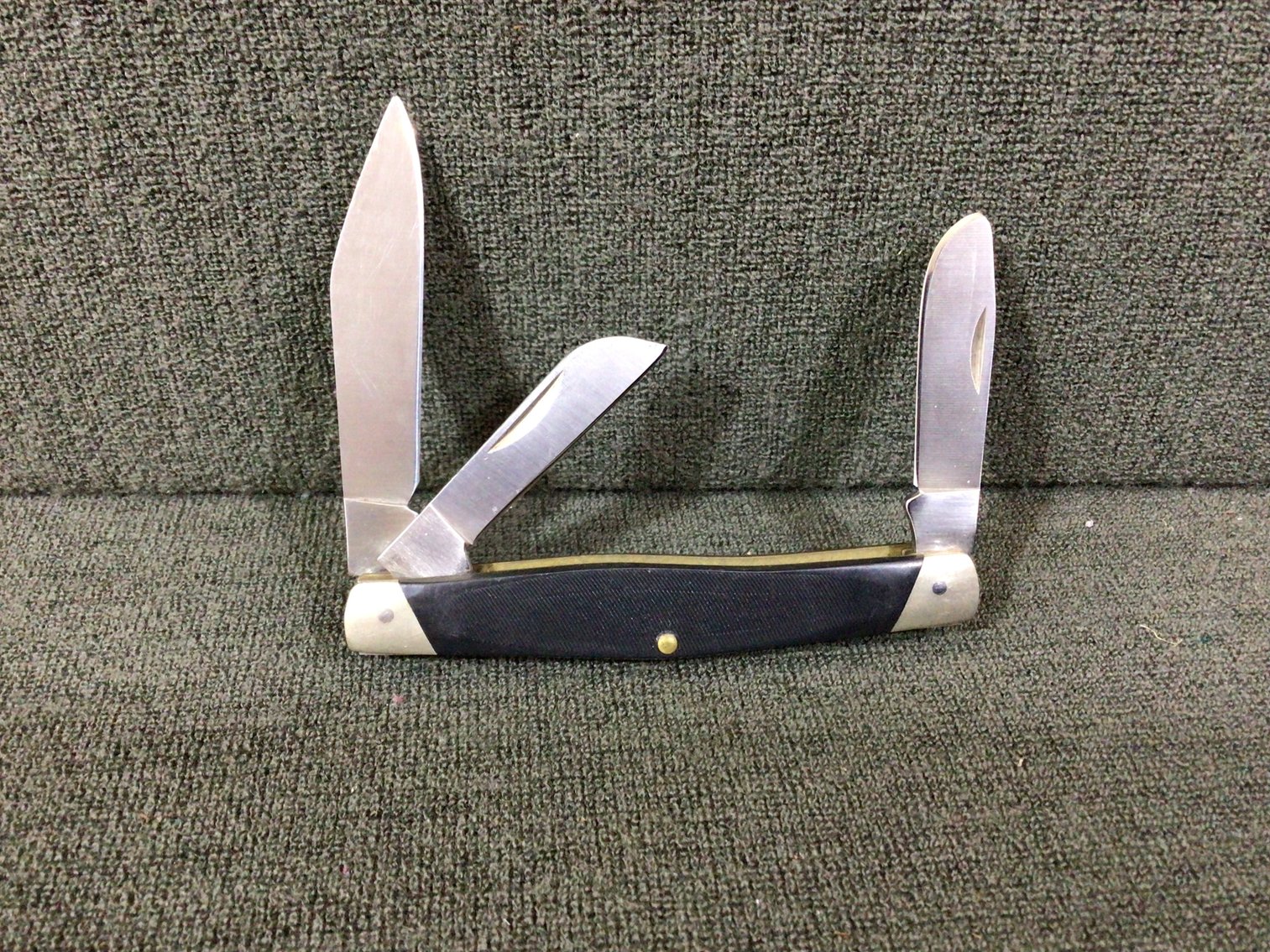 Image for Buck 301A 3-blade knife