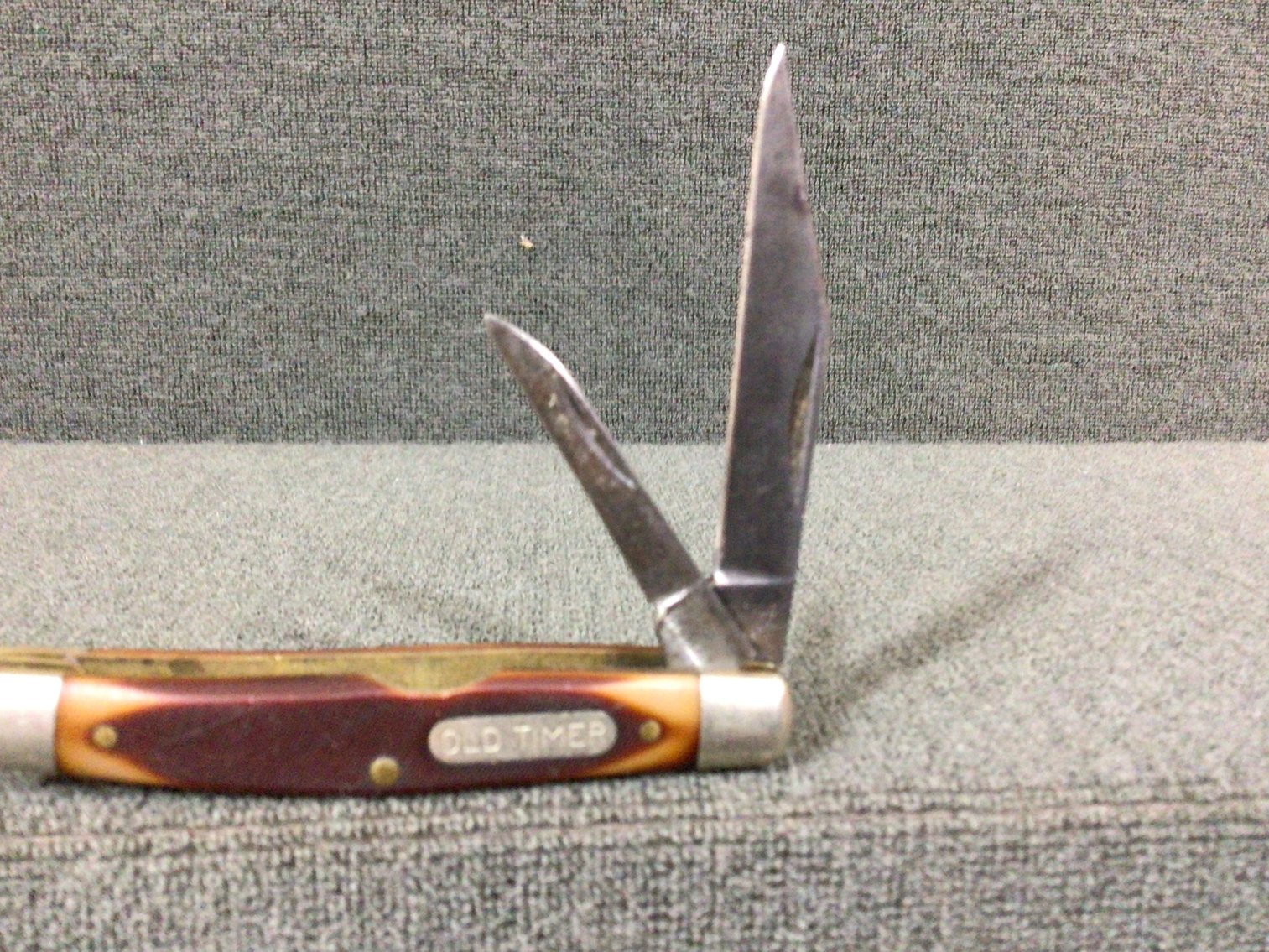 Image for Schrade Old Timer 330T 2-blade knife and sharpening stone