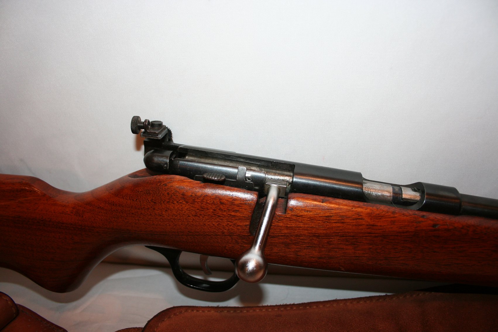 Image for Marlin 22 Bolt Action 1940's - Model 81-DL - Target Deep Sights - Walnut Stock