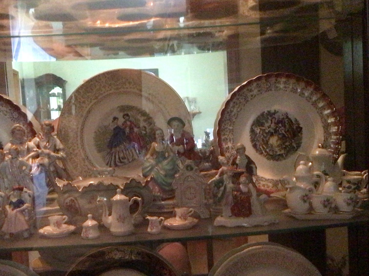 Image for Beautiful Tea sets, figurines and plates