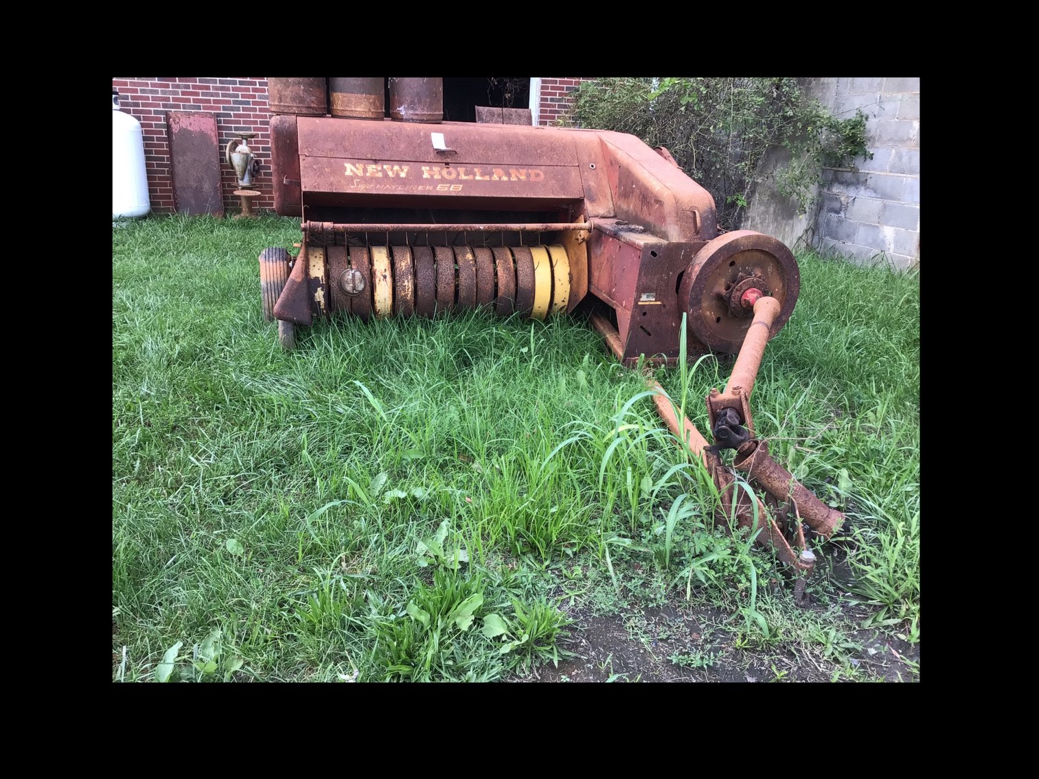 Image for New Holland Super Hayliner 68 square hay bailer