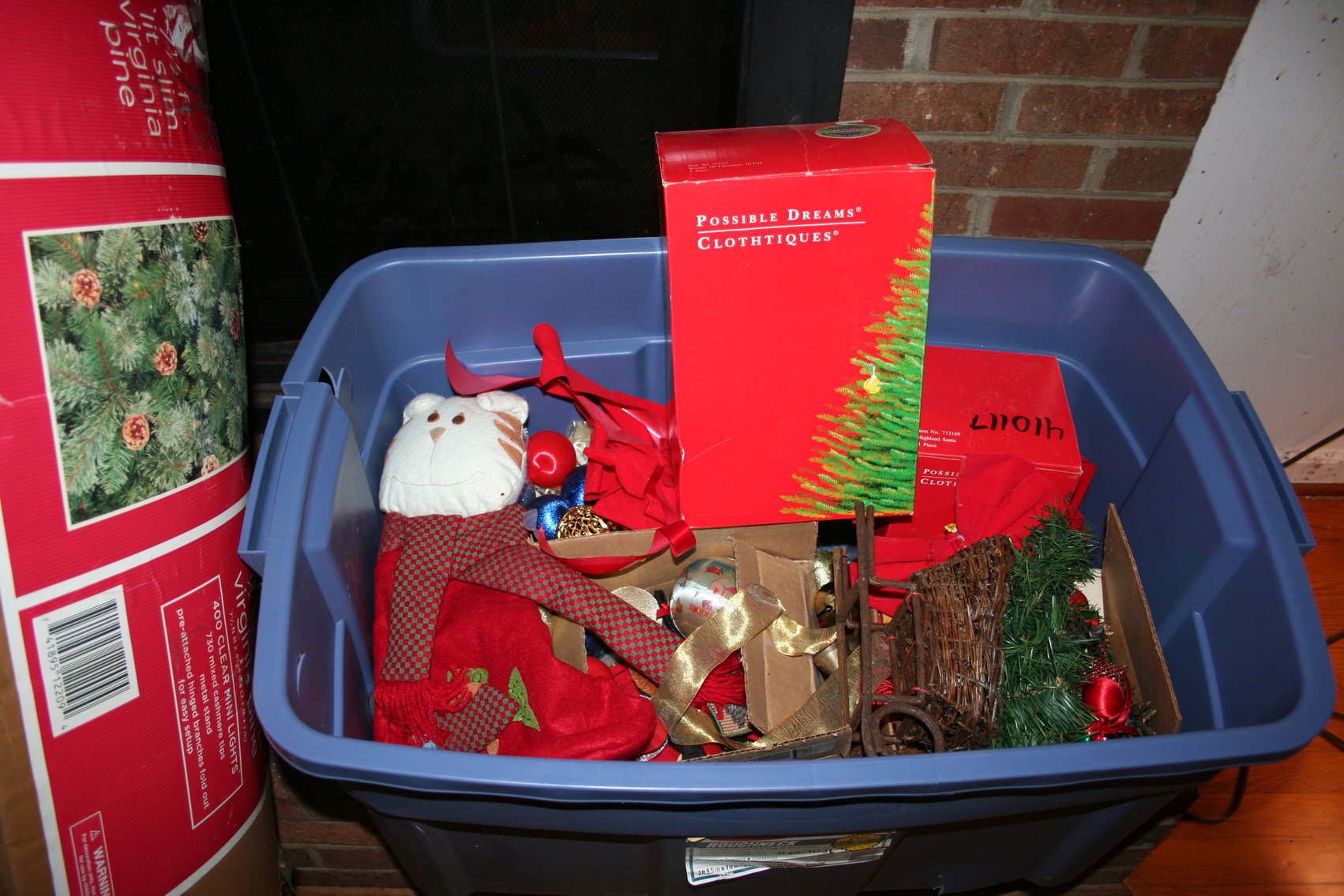 Image for Christmas Items - Wrapping Paper - Figurines