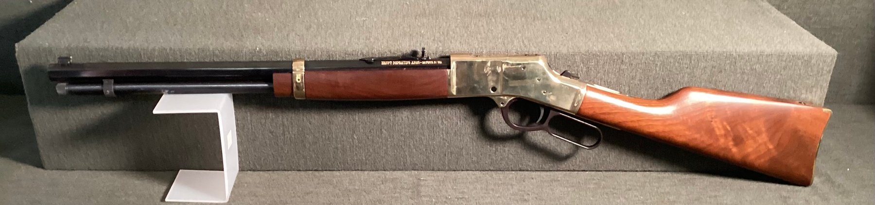 Image for Henry Repeater .44 Mag Lever Action Riflle w/ box