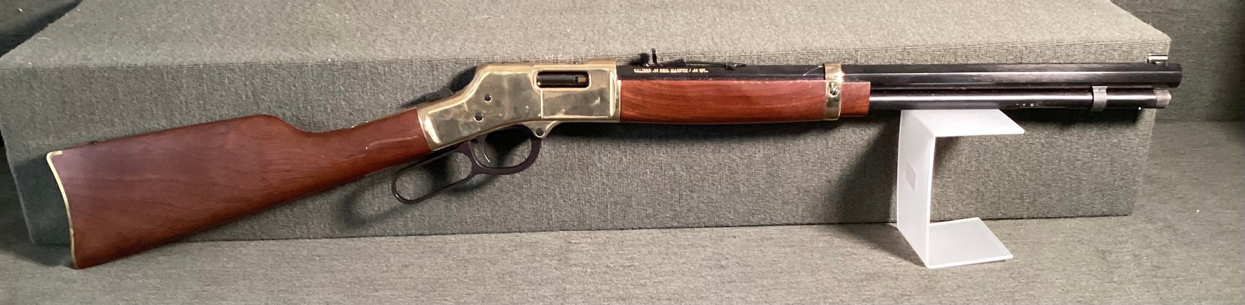 Image for Henry Repeater .44 Mag Lever Action Riflle w/ box