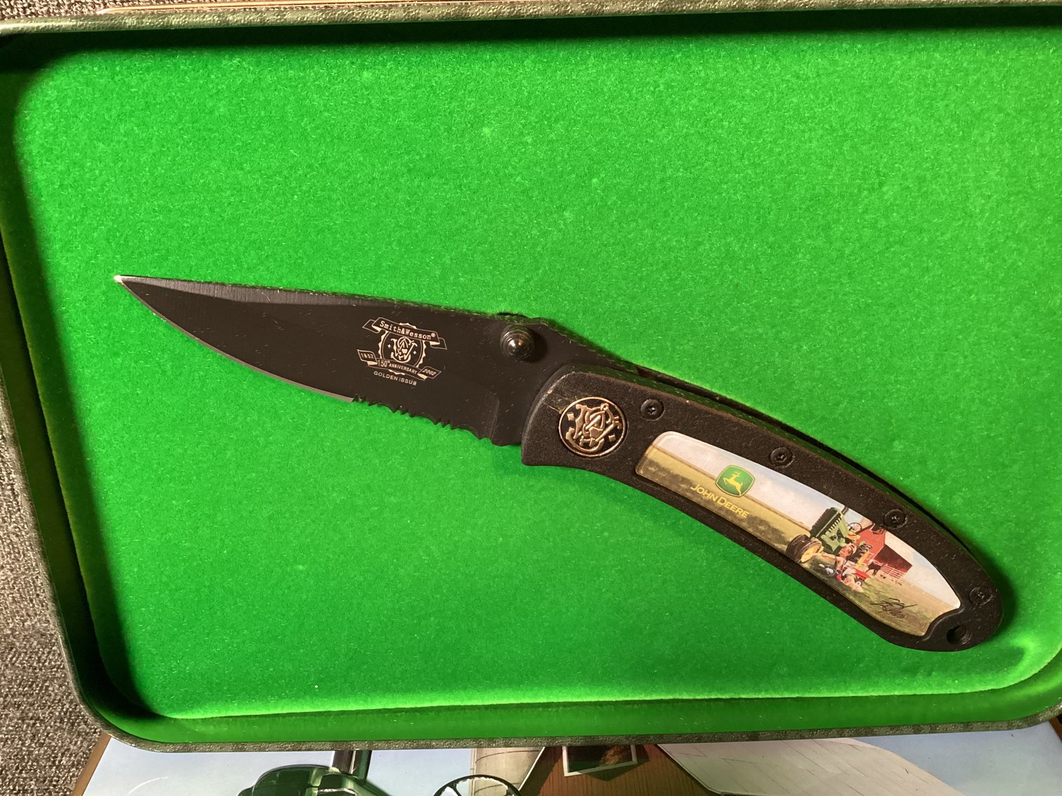 Image for Smith & Wesson John Deere Golden Issue Knife