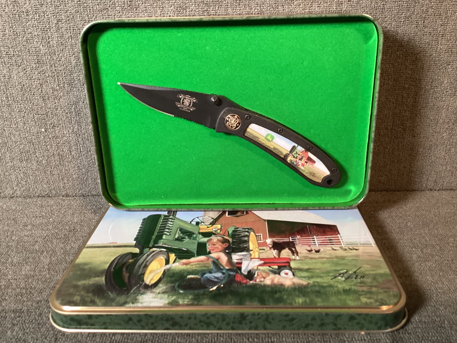 Image for Smith & Wesson John Deere Golden Issue Knife