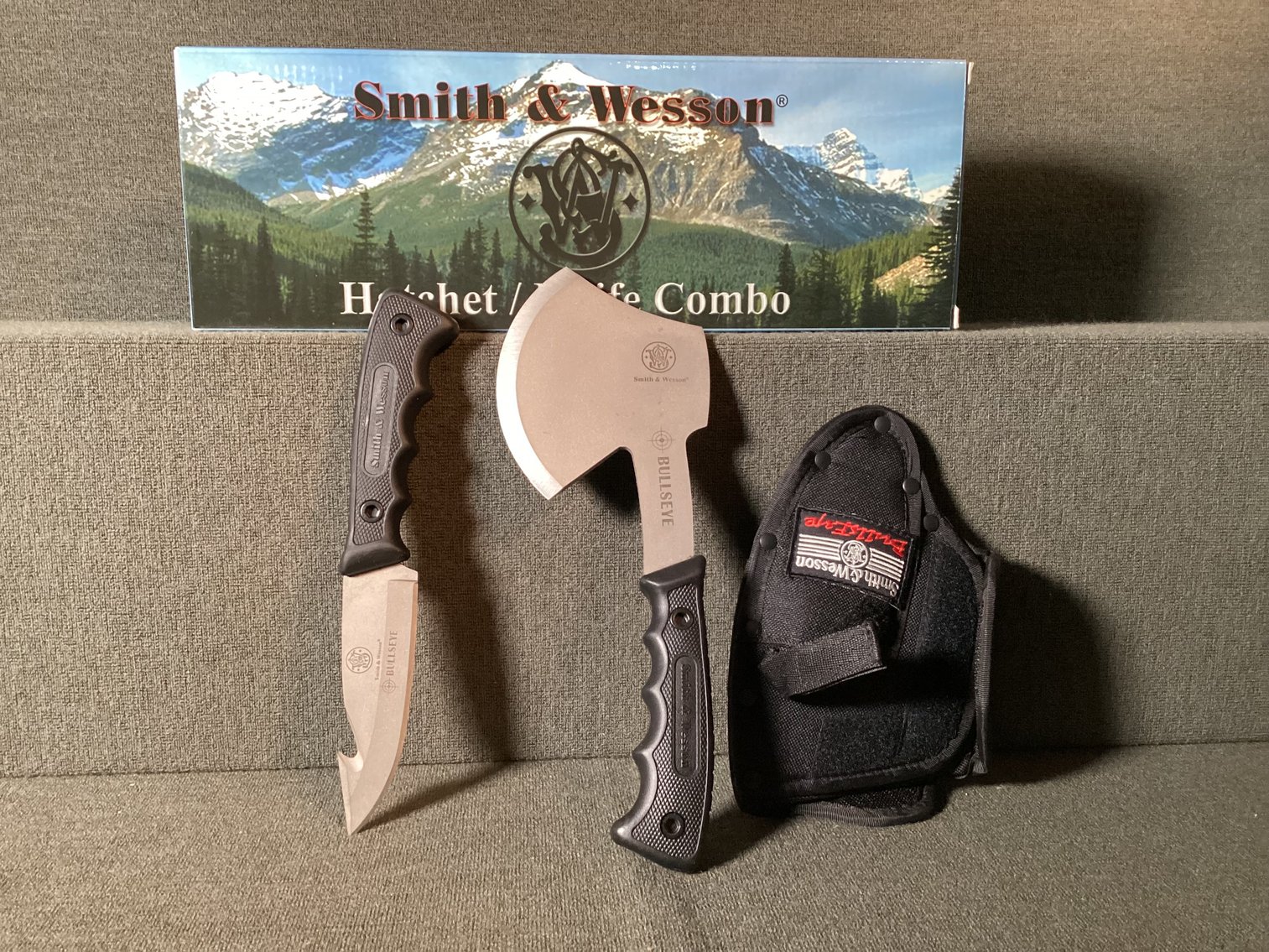 Image for Smith & Wesson Bullseye Hatchet/Knife Combo
