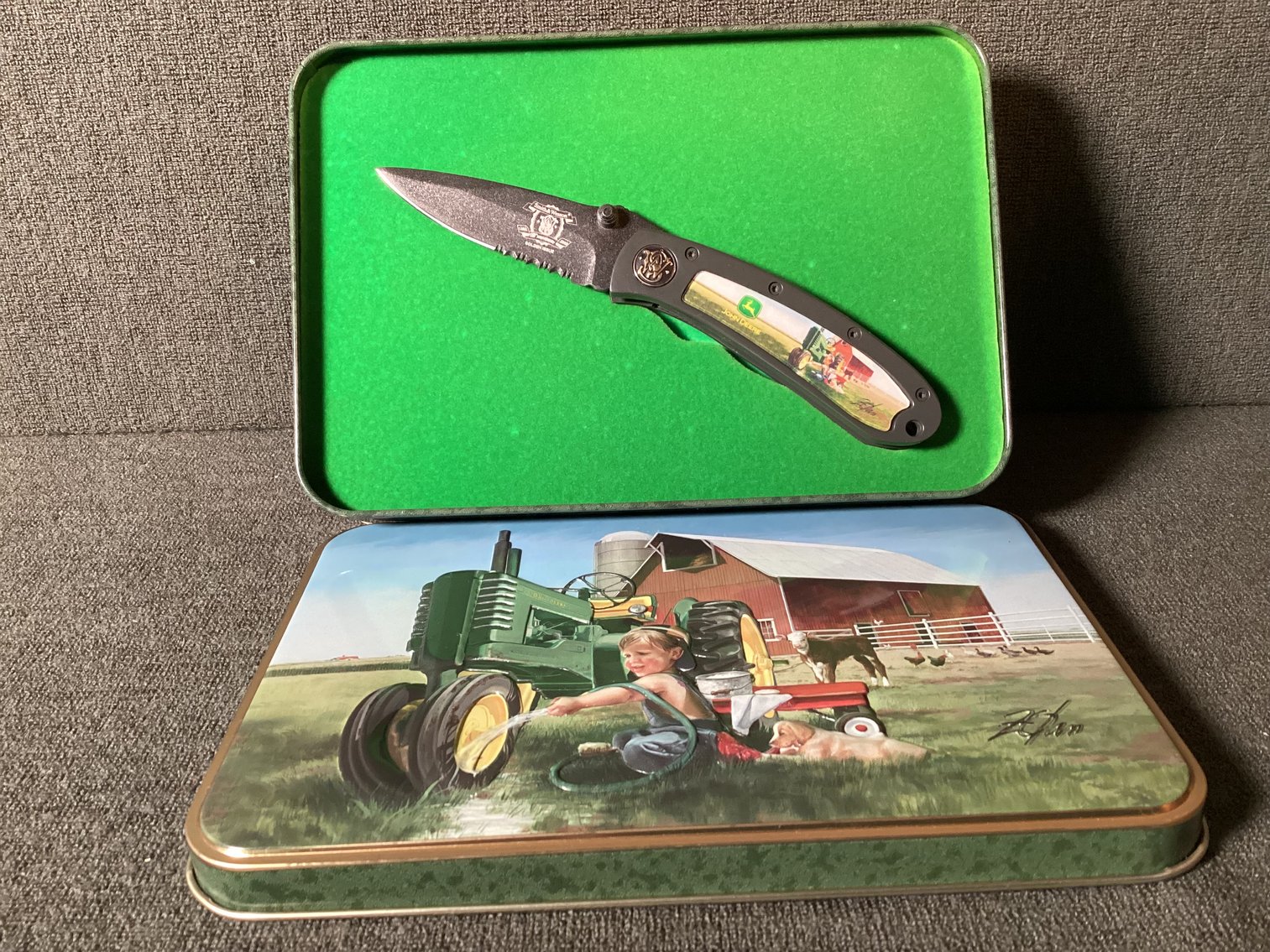 Image for Smith & Wesson John Deere Single Blade Knife