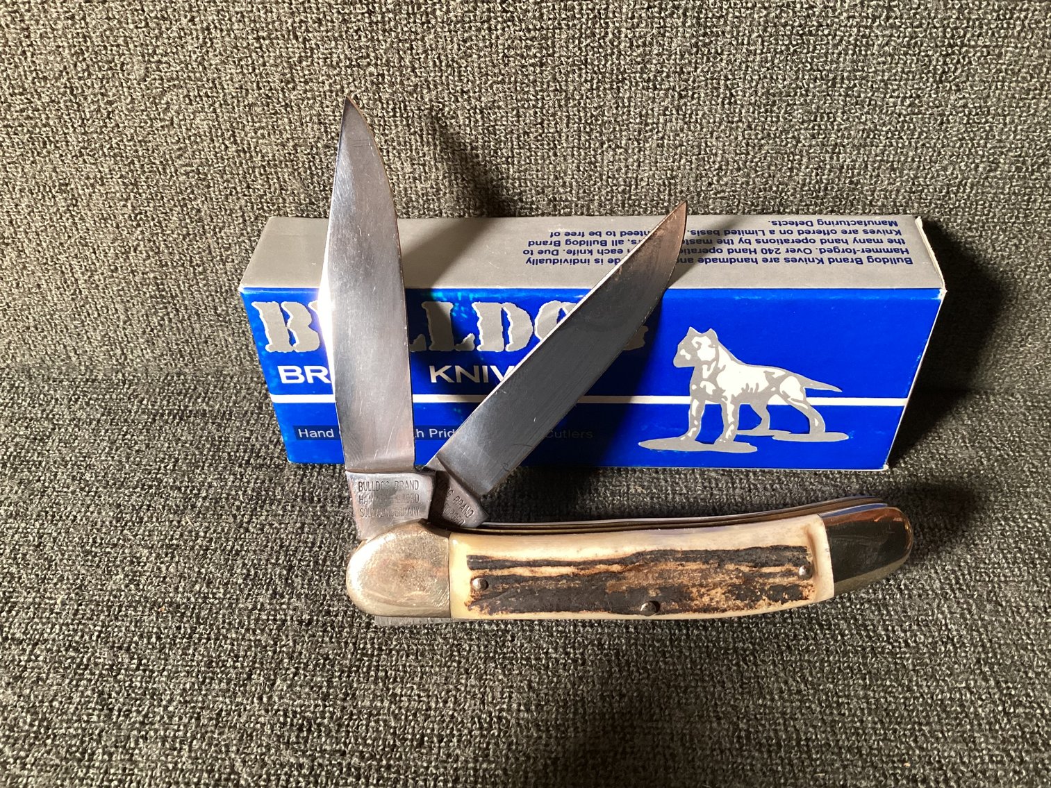 Image for Bulldog 2 Blade Knife