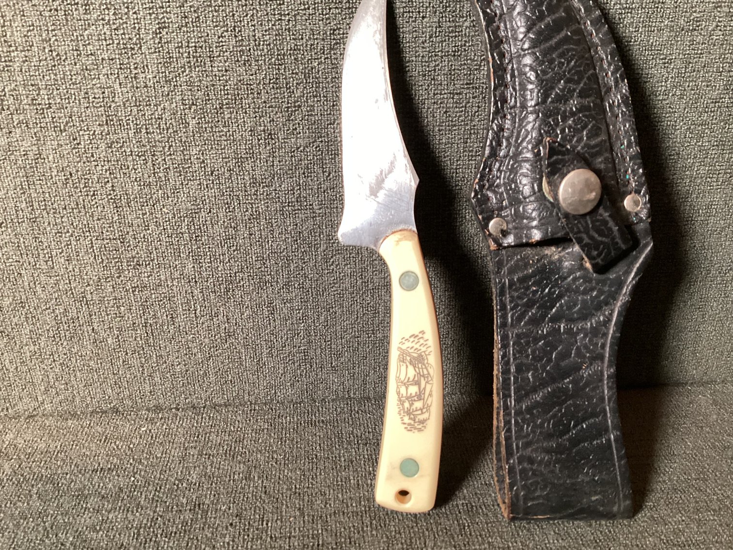 Image for Schrade Scrimshaw Knife with Sheath