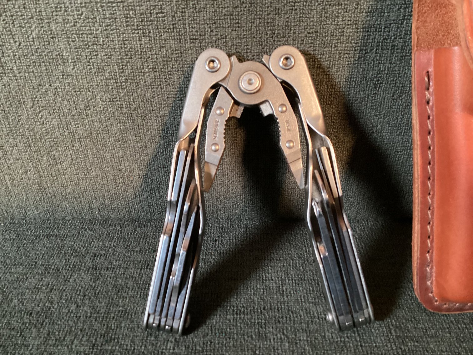 Image for Schrade Multi Tool and 3 Blade Scrimshaw