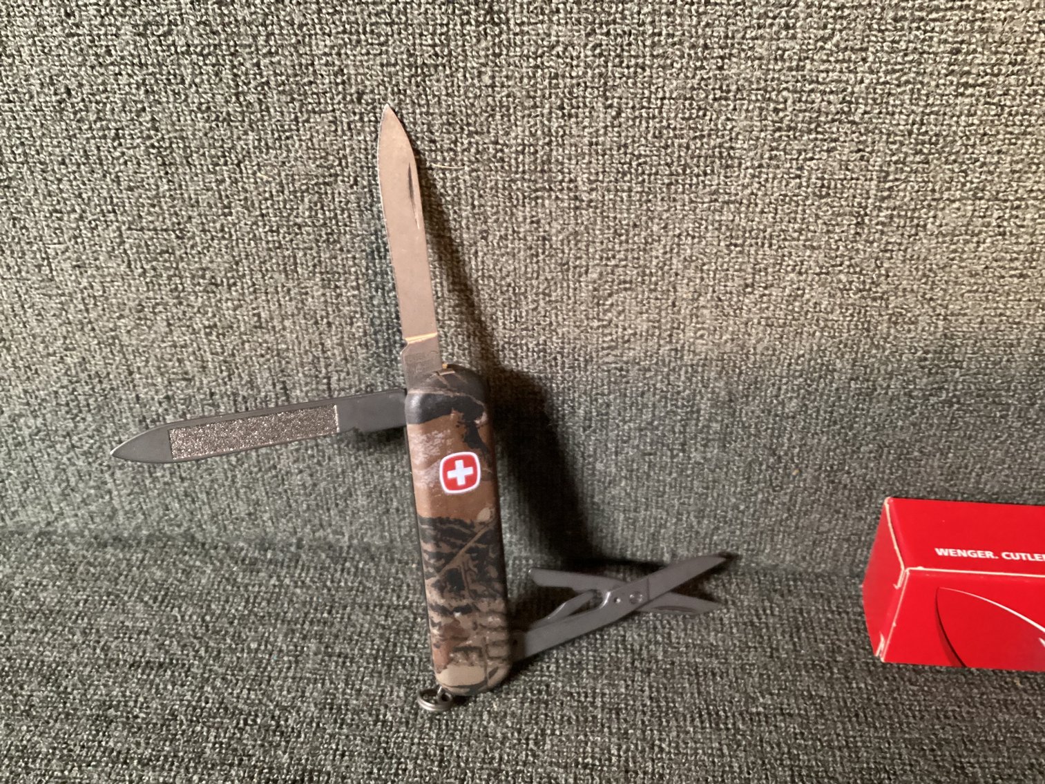 Image for Schrade Simon Ducks Unlimited Wenger Camo Esquire Hard Wood Knive