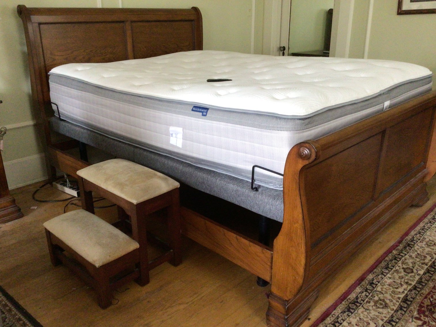 Image for Oak Queen Size Adjustable Bed with Bed-Steps