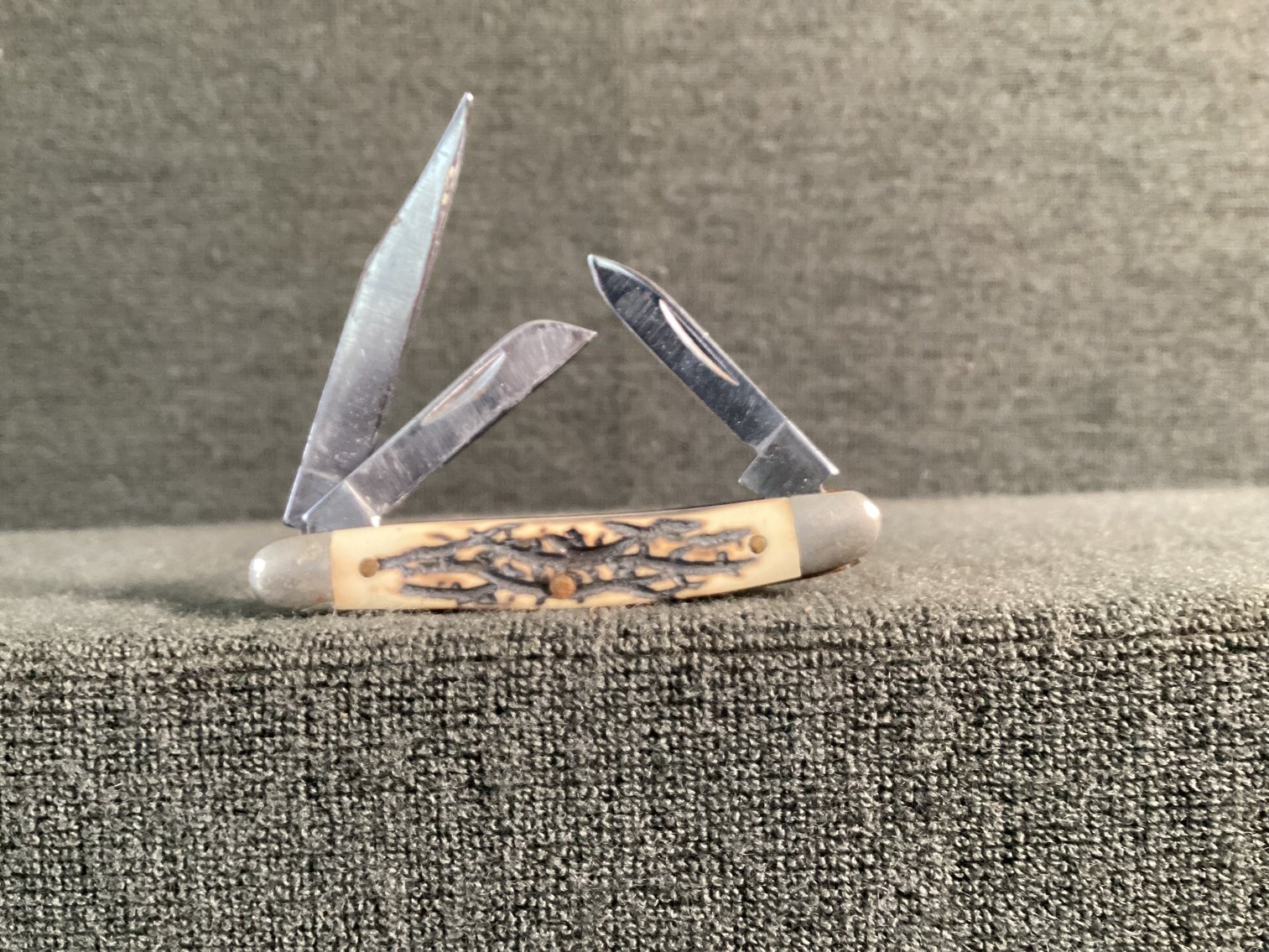 Image for Schrade Uncle Henry Small Pocket Knive