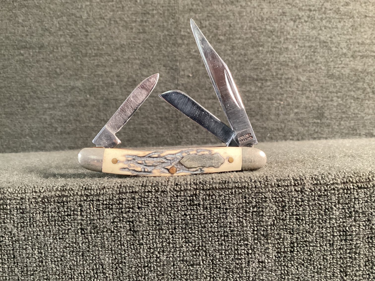 Image for Schrade Uncle Henry Small Pocket Knive