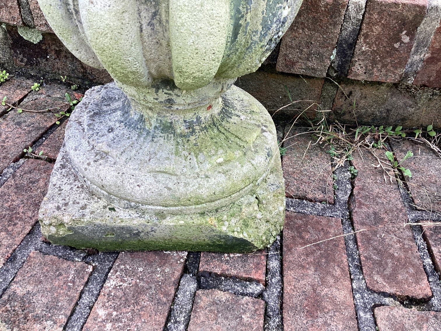 Image for Concrete urn with fruit