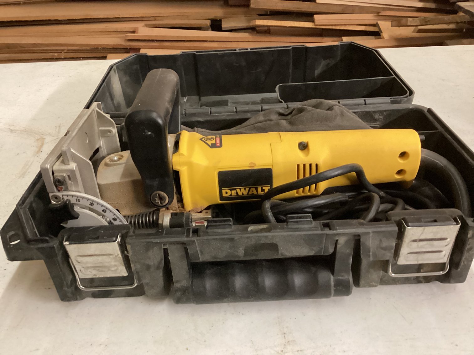 Image for DeWalt Toe Kick Saw - Corded