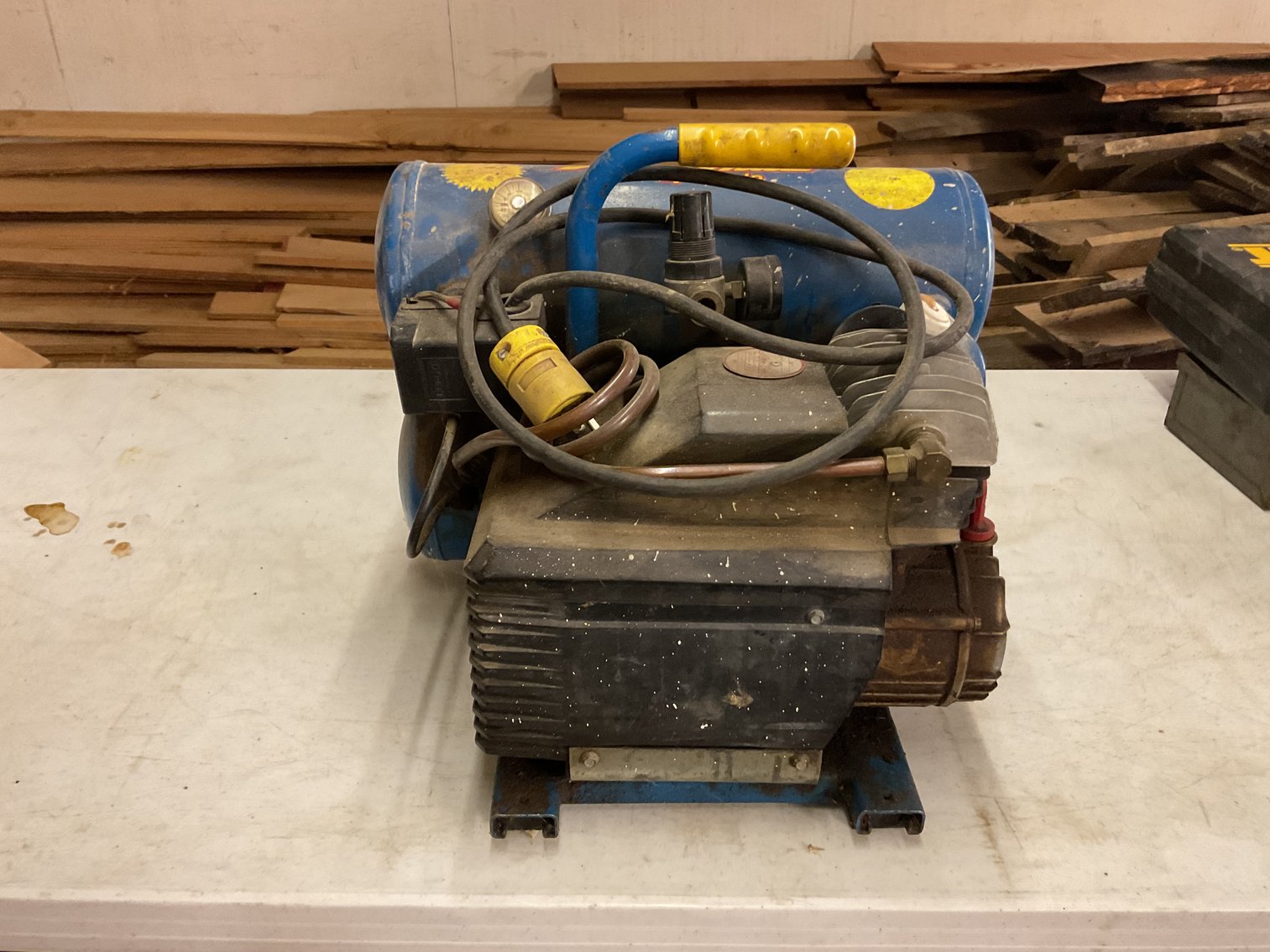 Image for AirMate by Emglo Air Compressor